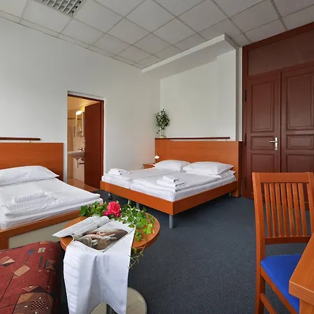 Ea Populus Hotel 3*