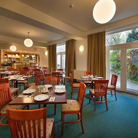 Ea Populus Hotel 3*
