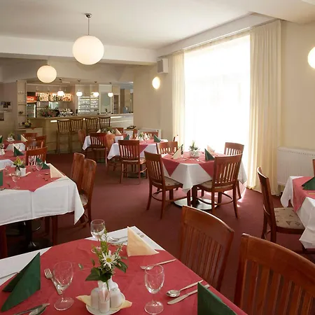 Ea Populus Hotell