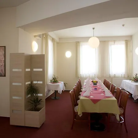 Ea Populus Hotel 3*