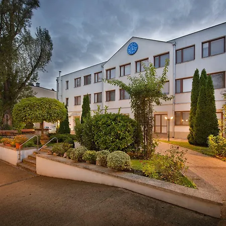Ea Populus Hotel 3*