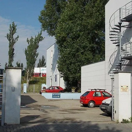 Ea Populus Hotell
