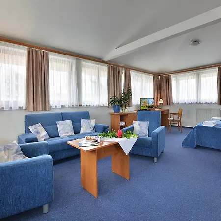 Ea Populus Hotel 3*
