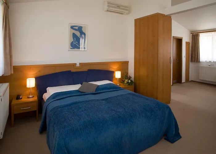 Ea Populus Hotel 3*