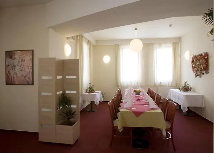 Ea Populus Hotel 3*