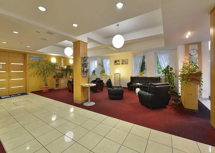 Ea Populus Hotel 3*