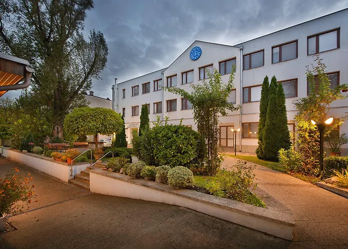 Ea Populus Hotel 3*