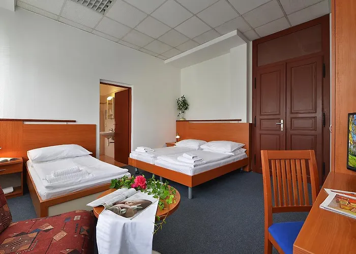 Ea Populus Hotel 3*