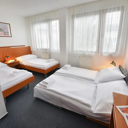 Ea Populus Hotel 3*