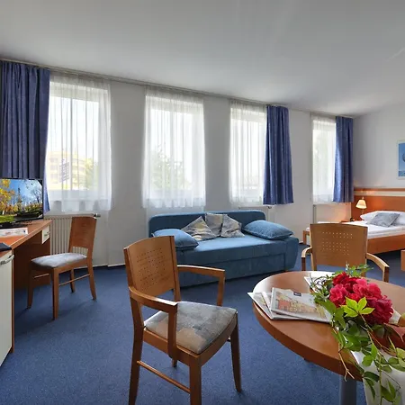 Ea Populus Hotel 3*