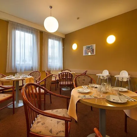 Ea Populus Hotel 3*