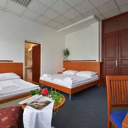 Ea Populus Hotel 3*